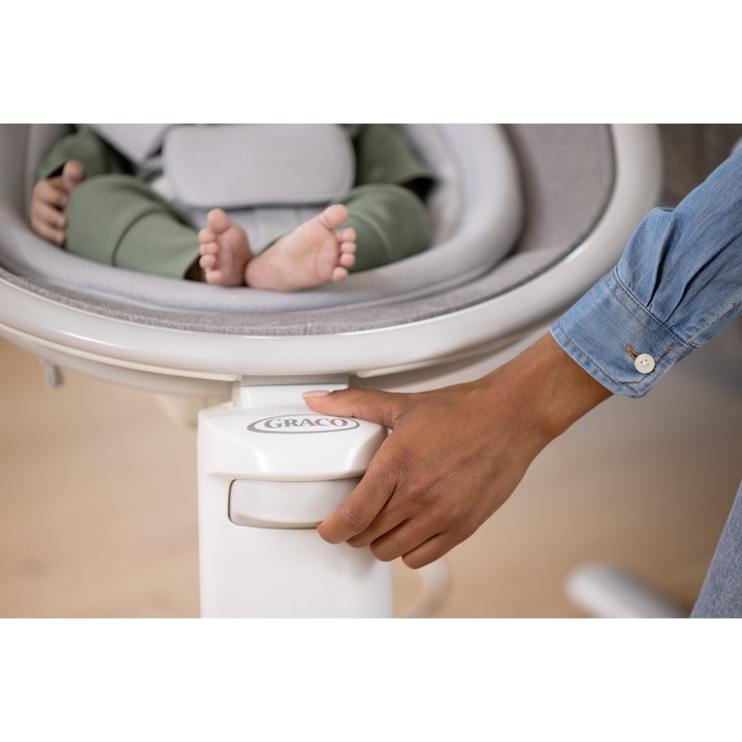 Graco Soothe n’ Sway Baby Swing with Bluetooth (5)